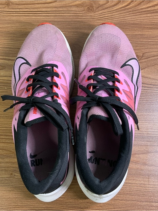 NEW Nike Running Women Nike Women’s Running Shoes Pink Black Athletic Sneakers Size 8.5